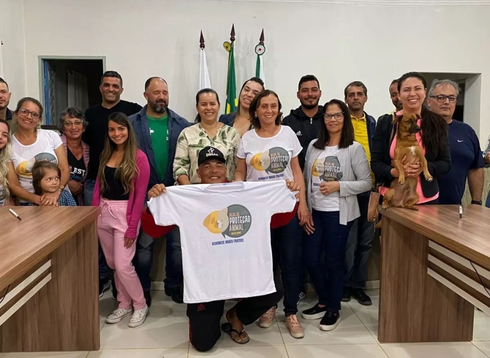 Prefeita Irone Bento participa de reunião com idealizadores do projeto Rede de Proteção Animal